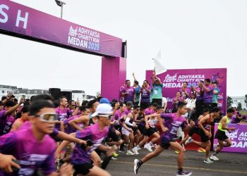 metrodeli/istimewa LEPAS : Kepala Kejaksaan Tinggi Sumut (Kajatisu) Idianto melepas peserta Adhyaksa Charity Run Medan 2025 kategori 5K yang diselenggarakan di Lanud Soewondo, Jalan Komodor Adi Sucipto Medan, Minggu, 23 Februari 2025.