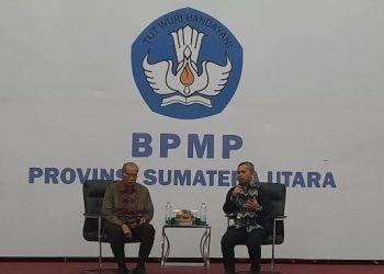 metrodeli/istimewa DISKUSI ILMIAH: Kepala BPMP Sumut Tajuddin Idris, SSi, MT bersama Guru Besar Fakultas Teknik Universitas Sumatera Utara (USU) Prof Dr Ir Sukaria Sinulingga, M.Eng, Diskusi Ilmiah bertajuk Penguatan Kapasitas dan Kompetensi Pegawai Guna Akselerasi Pendidikan Bermutu untuk Semua di Aula Sisingamangaraja Kantor BPMP, Selasa, 25 Februari 2025.