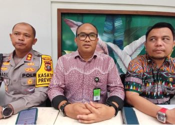 metrodeli/istimewa BERI KETERANGAN : Plt Kadis Perhubungan Kota Medan Suriono S.SiT MT bersama Kasatlantas Polrestabes Kota Medan, AKBP I Made Parwita memberikan keterangan, Jumat 21 Februari 2025.