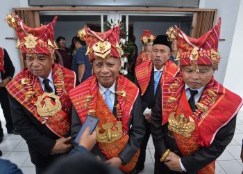 metrodeli/istimewa HARI JADI : Wakil Gubernur Sumatera Utara (Sumut) Surya menghadiri dan memberi sambutan pada Rapat Paripurna Istimewa DPRD Kabupaten Karo dalam rangka Peringatan Hari Jadi Ke-79 Kabupaten Karo di ruang rapat paripurna gedung DPRD Karo Jalan Djamin Ginting, Kabanjahe, Sabtu, 8 Maret 2025.