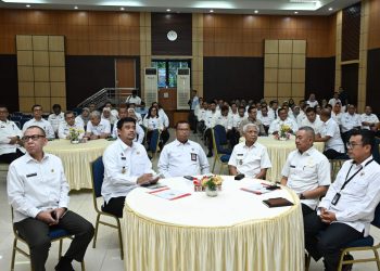 metrodeli/istimewa LKPD : Gubernur Sumut Muhammad Bobby Afif Nasution bersama Wakil Gubernur Sumut Surya, Pj Sekdaprov Sumut Effendy Pohan serta seluruh OPD Pemprov Sumut menghadiri penyampaian LKPD 2024 di Kantor BPK Sumut Jalan Imam Bonjol Nomor 22 Medan, Rabu, 26 Maret 2025.