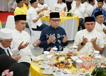 metrodeli/istimewa BUKBER : Penjabat (Pj) Sekretaris Daerah Provinsi Sumatera Utara (Sumut) Muhammad Armand Effendy Pohan menghadiri Buka Puasa bersama Pengurus Dewan Pimpinan Daerah (DPD) Partai Golkar Sumatera Utara di Aula Kantor DPD Partai Golkar Sumut Jalan Sudirman Nomor 25 Medan, Senin, 17 Maret 2025.