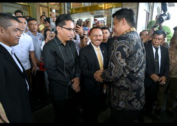 metrodeli/istimewa PESTA BONATAON: Gubernur Sumut M Bobby Afif Nasution menghadiri Pesta Bonataon Persadaan Pomparan Somba Debata (PPSD) Siahaan Dohot Boruna Kota Medan dan Sekitarnya yang diselenggarakan di Regale International Convention Center, Jalan H. Adam Malik, Medan, Minggu (9/3).