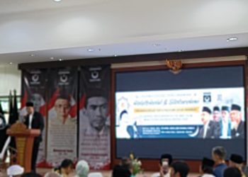 metrodeli/istimewa SAMBUTAN : Ketua Umum Partai Masyumi Ahmad Yani, saat menyampaikan sambutan dalam acara Halal Bihalal Partai Masyumi di Jakarta Pusat, Minggu 27 April 2025.