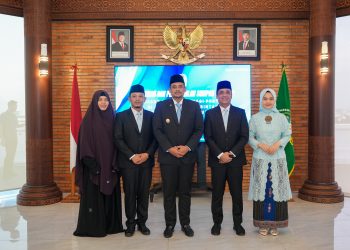 metrodeli/istimewa LANTIK: Gubernur Sumut Bobby Nasution melantik  dua orang eks Aparatur Sipil Negara (ASN) Pemko Medan  menjadi kepala biro di Pemerintahan Provinsi Sumatera Utara, Jumat 9 Mei 2025.