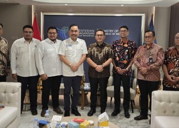metrodeli/istimewa AUDIENSI: Menteri Perdagangan Budi Santoso atau disapa Busan dan jajarannya menerima audiensi Dewan Pengurus Nasional Dewan Pemakai Jasa Angkutan Indonesia (DPN Depalindo) di Kantor Kementerian Perdagangan di Jakarta, Selasa, 29 April 2025.