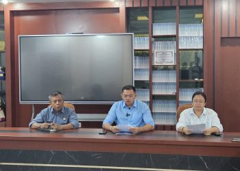 metrodeli/istimewa SPMB : Kepala Dinas Pendidikan Sumatera Utara (Sumut) Alexander Sinulingga menjelaskan tentang Sistem Penerimaan Murid Baru (SPMB) di Sumut, di kantornya, Jumat 2 Mei 2025.