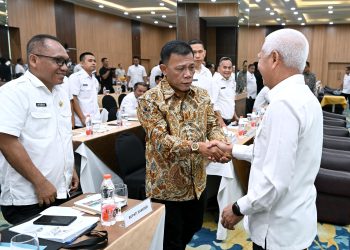 metrodeli/istimewa RAKOR: Wakil Gubernur Sumut Surya menghadiri Rapat Koordinasi Penanganan Infrastruktur Jalan dan Jembatan di Provinsi Sumut yang diselenggarakan oleh Balai Besar Pelaksanaan Jalan Nasional Sumut di Aula Inna Hotel Grand Inna, Jalan Balai Kota, Medan, Rabu 14 Mei 2025.