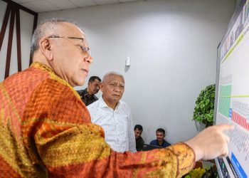metrodeli/istimewa RAKOR PERCEPATAN : Wakil Gubernur Sumut Surya menghadiri Rakor Percepatan Realisasi Pendapatan dan Belanja Daerah untuk Meningkatkan Pertumbuan Ekonomi di VIP Bandara Internasional Kualanamu, Kamis 8 Mei 2025.