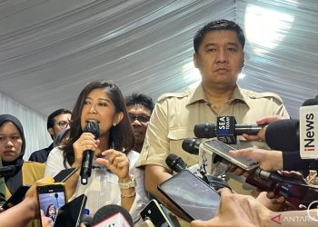 metrodeli/istimewa PERUMAHAN WARTAWAN: Menteri Komunikasi dan Digital (Menkomdigi) Meutya Hafid (kiri) bersama Perumahan dan Kawasan Permukiman (PKP) Maruarar Sirait (kanan), saat ditemui wartawan di sela peluncuran program rumah untuk karyawan industri media, di Gran Harmoni Cibitung, Kabupaten Bekasi, Jawa Barat, pada Selasa, 6 Mei 2025. ANTARA/Sri Dewi Larasati