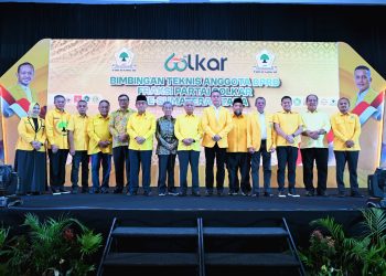 metrodeli/istimewa BIMTEK: Wakil Gubernur Sumatera Utara (Sumut) Surya menghadiri pembukaan Bimbingan Teknis (Bimtek) Anggota DPRD Fraksi Partai Golongan Karya (Golkar) se-Sumut di Hotel JW Marriot Jalan Putri Hijau Medan, Sabtu 24 Mei 2025.