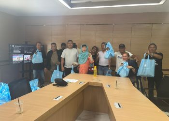 metrodeli/istimewa DAGING KURBAN : Forum Wartawan Pemprovsu (FWP) melaksanakan pembagian daging kurban di hari kedua Hari Raya Iduladha 1446 Hijriah di Pressroom Kantor Gubernur Sumut Jalan Pangeran Diponegoro Medan, Sabtu 7 Juni 2025 sore.