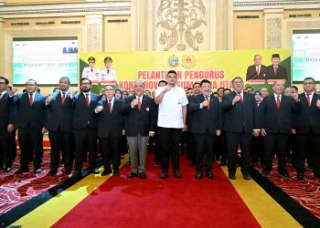 metrodeli-istimewa HADIR : Gubernur Sumut, Bobby Nasution menghadiri Pelantikan Pengurus Komite Olahraga Nasional Indonesia (KONI) Wilayah Sumut Masa Bakti 2025-2029 yang dilantik secara langsung oleh Ketua Umum KONI Pusat Marciano Norman di Regale International Convention Centre, Jalan Adam Malik, Medan, Selasa 10 Juni 2025.