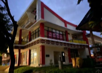 metrodeli/istimewa RUMAH ADAT : Salah satu Rumah Adat Anjungan Sumut di Taman Mini Indonesia Indah (TMII) yang selesai dikerjakan pada tahun 2024 oleh Badan Penghubung Provinsi Sumut.