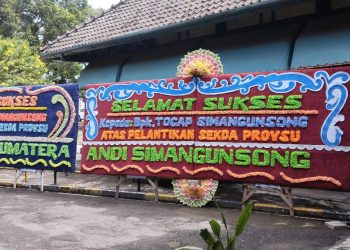 metrodeli/istimewa Karangan Bunga Ucapan Selamat Togap Simangunsong sebagai Sekdaprovsu di Kantor Gubsu, Rabu 09 Juli 2025.