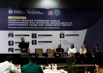 metrodeli/istimewa SEMINAR : Ketua Kamar Dagang dan Industri (Kadin) Sumut Firsal Dida Mutyara, Kepala Dinas Penanaman Modal dan PTSP Provsu Dr. H Faisal Arif Nasution M.Si, Sekretaris Dinas Perindustrian Perdagangan dan ESDM Provsu Yosi Sukmono, ST sebagai pemateri dalam seminar yang dipandu moderator Dr. Monika Andrasari, M.Si sebagai pemateri Diseminasi Publik Sustainable Trade and Investment Report di Hotel Santika Dyandra Medan, belum lama ini.