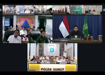 metrodeli/istimewa IKUTI RAPAT : Gubsu M Bobby Afif Nasution mengikuti rapat monitoring situasi terkini penanganan Karhutla di beberapa wilayah Indonesia tahun 2025, secara daring di Rumah Dinas Gubernur, Jalan Sudirman, Medan, Senin 28 Juli 2025.