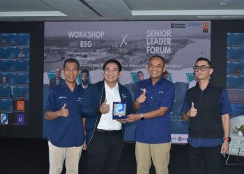 metrodeli/istimewa TANDATANGANI : Ketua PII Sumut Ahmad Perwira Mulia dan Steve Excel A Korua Tobing selaku Direktur Utama PT Solar Jaya Energy Indonesia menandatangani MoU di sela-sela kegiatan workshop bertajuk ESG sebagai Strategi Masa Depan untuk Industri Unggul dan Berkelanjutan” di Graha Pelindo Medan, Selasa 5 Agustus 2025.