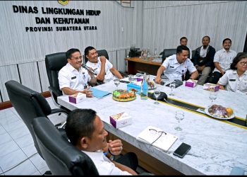 metrodeli/istimewa KUNKER : Sekretaris Daerah Provinsi Sumut, Togap Simangunsong melakukan kunjungan kerja ke Kantor Dinas Lingkungan Hidup dan Kehutanan Provinsi Sumut, Jalan Sisingamangaraja, Medan, Rabu 6 Agustus 2025.