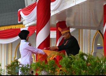 metrodeli/istimewa PIMPINAN:Gubsu M Bobby Afif Nasution memimpin Upacara Hari Ulang Tahun (HUT) ke-80 Kemerdekaan Republik Indonesia Tahun 2025 Provinsi Sumatera Utara di Lapangan Astaka Jalan William Iskandar, Percut Seituan, Deliserdang, Minggu 17 Agustus 2025.