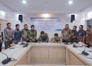 metrodeli/istimewa MOU : PLN UP3 Pematangsiantar bersama PLN Electricity Services dan PT Kawasan Industri Nusantara (KINRA) menandatangani Perjanjian Jual Beli Tenaga Listrik dengan total daya 32,51 MVA, Kamis 14 Agustus 2025.