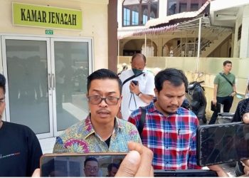 metrodeli/istimewa Irwansyah Nasution kuasa hukum keluarga korban memberikan keterangan kepada wartawan.