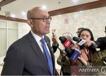 metrodeli/istimewa RAPAT KERJA: Wakil Menteri Luar Negeri (Wamenlu) Indonesia Arrmanatha C. Nasir berbicara kepada wartawan usai rapat kerja dengan Komisi I DPR RI di Kompleks Senayan, Jakarta, Selasa (2/9/2025). ANTARA/Kuntum Riswan/aa.