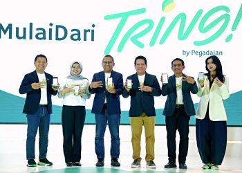 metrodeli/bardahsyah PELUNCURAN: Direktur Utama PT Pegadaian, Damar Latri Setiawan bersama CEO Group BRI, Hery Gunardi, Komisaris PT Pegadaian, Sudarto, serta Wakil Direktur Utama PT Pegadaian, Budi Wahju Soesilo berfoto bersama saat Peluncuran Tring! berlangsung di Ballroom The Gade Tower, Rabu 7 Oktober 2025.