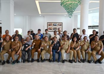 metrodeli/istimewa KONFERENSI PERS : Pemerintah Provinsi Sumatera Utara (Sumut) melalui Badan Kesatuan Bangsa dan Politik (Kesbangpol) Daerah Provinsi Sumut melakukan Konferensi Pers terkait peredaran narkoba di Provinsi Sumatera Utara. Kegiatan yang difasilitasi Dinas Kominfo Sumut ini berlangsung di Lobby Dekranasda Lantai 1 Kantor Gubernur Sumut Jalan Diponengoro Nomor 30 Medan, Selasa 14 Oktober 2025.