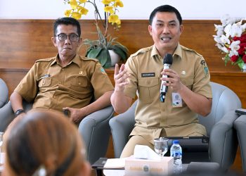 metrodeli/istimewa KONFERENSI PERS: Kepala Dinas Lingkungan Hidup dan Kehutanan Sumut, Heri Wahyudi Marpaung saat konferesi pers terkait Pengelolaan Lingkungan dan Sumberdaya Alam Secara Berkelanjutan di Anjungan Dekranasda Sumut, lantai 1 Kantor Gubernur Sumut, Senin 6 Oktober 2025.