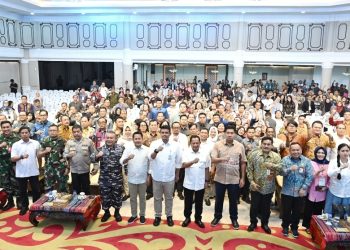 metrodeli/istimewa SOSIALISASI: Gubernur Sumatera Utara (Sumut) Bobby Afif Nasution mendampingi Menteri Dalam Negeri Tito Karnavian dan Menteri Perumahan dan Kawasan Permukiman Maruarar Sirait dalam rangka Sosialisasi Kredit Program Perumahan di Provinsi Sumatera Utara di Aula Raja Inal Siregar Kantor Gubernur Sumut Jalan Diponegoro Nomor 30 Medan, Jumat 10 Oktober 2025.