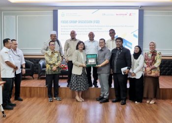 metrodeli/istimewa FGD : Badan Pembentukan Peraturan Daerah (Bapemperda) DPRD Sumut melakukan FGD Ranperda tentang Perseroda dan Ranperda tentang Penambahan Penyertaan Modal Pemerintah Provinsi Sumut ke Dalam Perseroan Terbatas Bank Pembangunan Daerah Sumatera Utara di ruang rapat Kantor Sekretariat DPRD Sumut Jalan Imam Bonjol Medan, Rabu 12 November 2025.