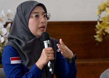 metrodeli/istimewa POTENSI HUJAN : Prakirawan BMKG Wilayah I Sumut Endah Paramita saat koferensi pers difasilitasi Dinas Kominfo Sumut di Lobby Dekranasda, Kantor Gubernur Sumut, Jalan Diponegoro Nomor 30 Medan, Kamis 4 Desember 2025.