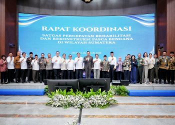 metrodeli/istimewa RAPAT : Gubernur Sumatera Utara (Sumut) Muhammad Bobby Afif Nasution mengikuti rapat percepatan rehabilitasi dan rekonstruksi pascabencana alam wilayah Sumatera yang berlangsung di Ruang Sasana Bhakti Praja, Kementerian Dalam Negeri, Jakarta, Kamis 15 Januari 2025.