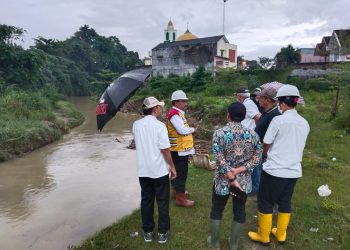 metrodeli/istimewa TINJAU : Ketua PII Kota Medan Ir.Malik Assalih Harahap,ST,M.M..IPM,ASEAN Eng saat meninjau sungai dikota Medan tahun 2022, lalu.