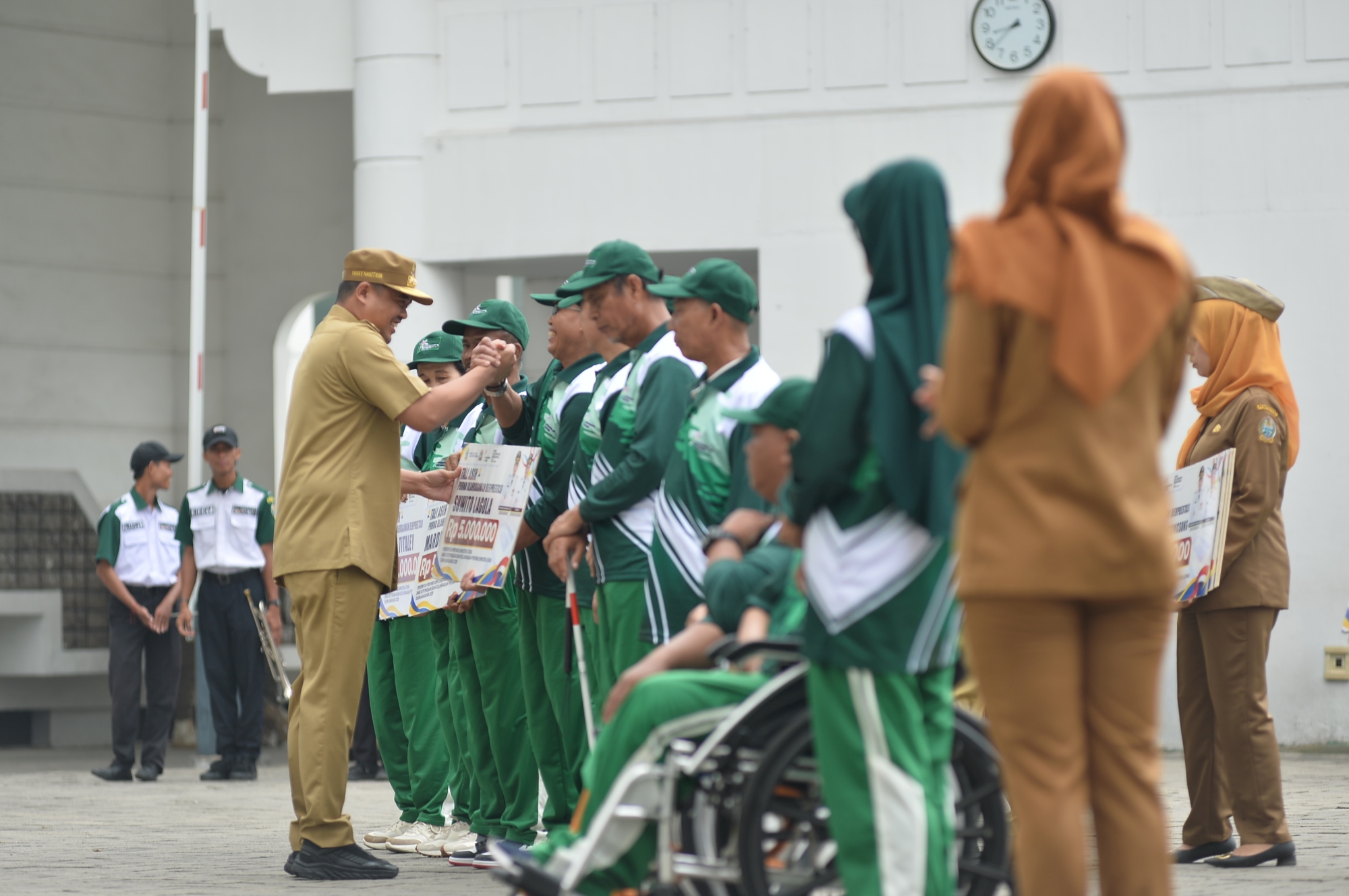 metrodeli/istimewa PEMBINA : Gubsu M Bobby Nasution menjadi Pembina Upacara pada HAORNAS XLIII Tahun 2026 di Lapangan Apel Kantor Gubernur Sumut Jalan Diponegoro Kota Medan, Senin 14 September 2026.
