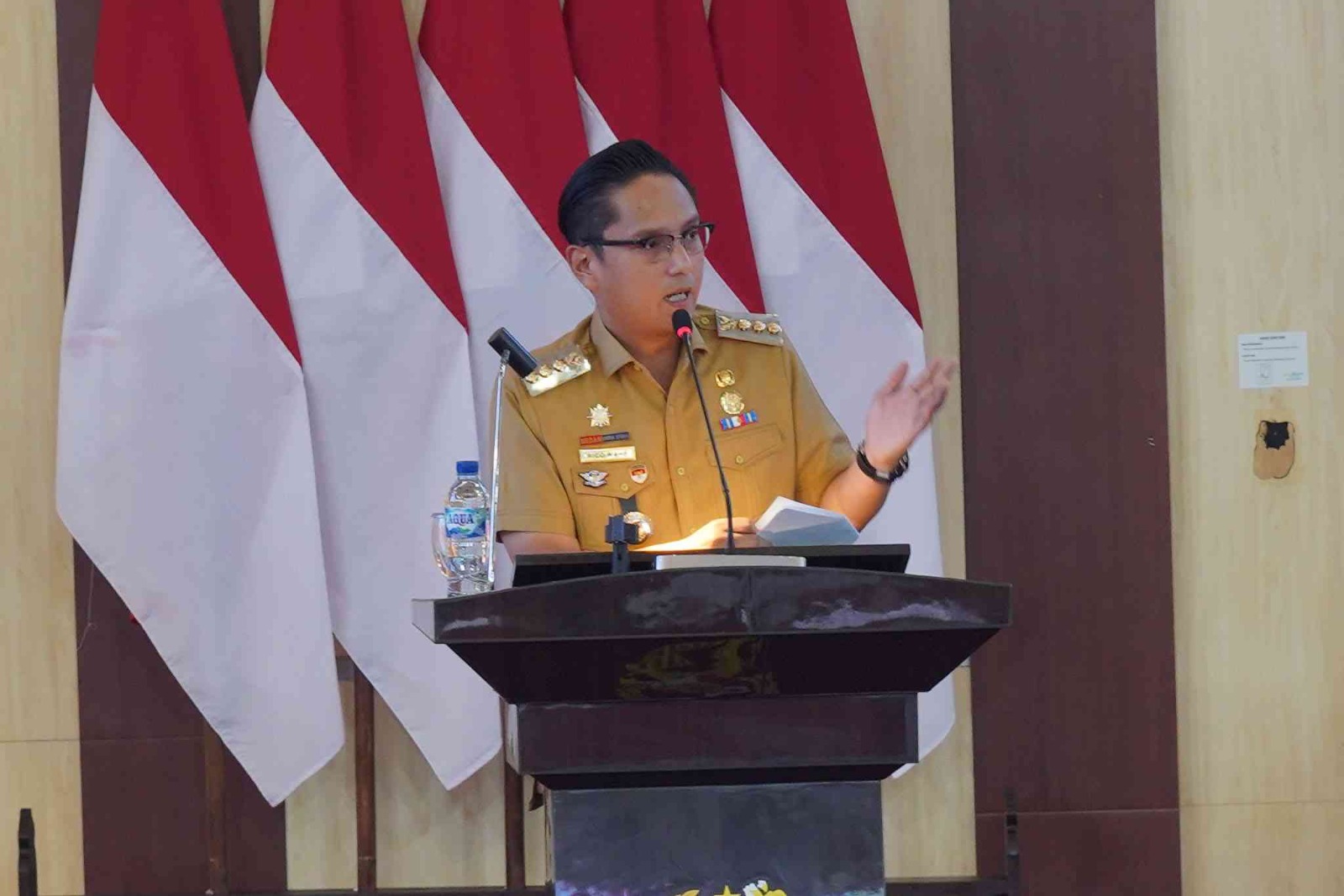 metrodeli/istimewa RAPAT PARIPURNA: Walikota Medan, Rico Tri Putra Bayu Waas, dalam Rapat Paripurna Laporan Pelaksanaan Reses VI Masa Persidangan III Tahun Sidang 2025–2026 di Ruang Rapat Paripurna DPRD Kota Medan, Senin 31 Agustus 2026.