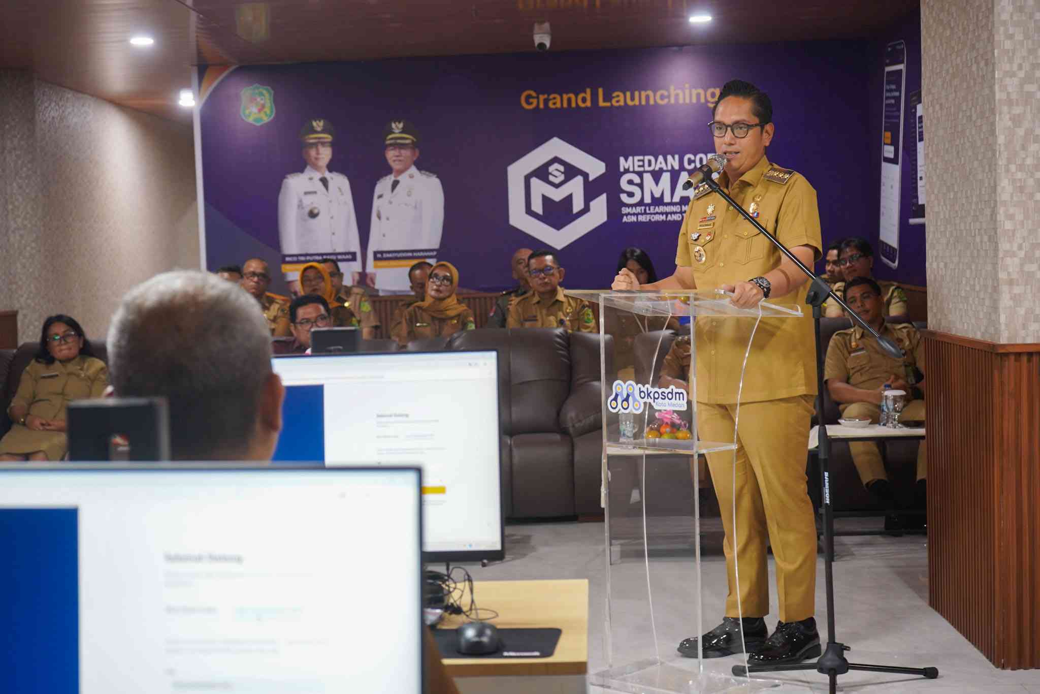 metrodeli/istimewa LUNCURKAN Walikota Medan Rico Waas meluncuran berlangsung Medan Corpu Smart di Assessment Center Lantai V MPP Medan secara hibrid, diikuti 99 ASN secara langsung dan 555 ASN daring, Senin 7 September 2026.
