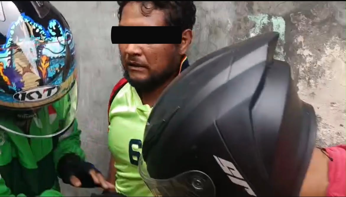 metrodeli/istimewa DITANGKAP: Seorang pria berinisial ZD (39) diamankan petugas dalam penggerebekan di kawasan Jalan Kolonel Yos Sudarso, Kelurahan Glugur Kota, Kecamatan Medan Barat, beberapa waktu lalu.