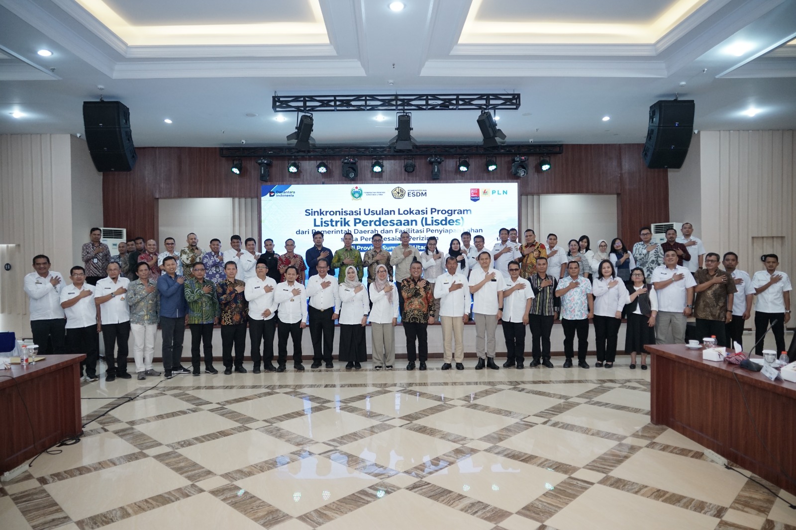 metrodeli/istimewa SINERGI: Kementerian ESDM, PLN UID Sumatera Utara, Pemerintah Provinsi Sumatera Utara, serta pemerintah kabupaten/kota dan instansi terkait siap bersinergi untuk percepatan listrik pedesaan.