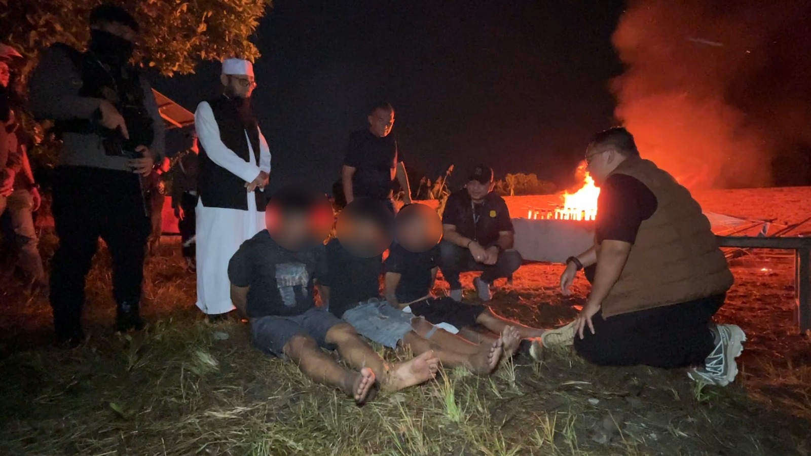 metrodeli/istimewa GEREBEK: Satuan Reserse Narkoba Polrestabes Medan bersama tim gabungan menggelar Gerebek Sarang Narkoba (GSN) di kawasan Jermal 12, Desa Manunggal, Kecamatan Percut Sei Tuan, Senin 19 Oktober 2026 malam.