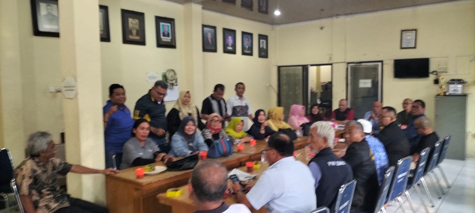 metrodeli/istimewa RAPAT PANITIA: Panitia Konferensi PWI Sumut menggelar rapat di Sekretariat PWI Sumut, Gedung Parada Harahap, Jalan Adinegoro No. 4 Medan, Jumat 16 Oktober 2026.