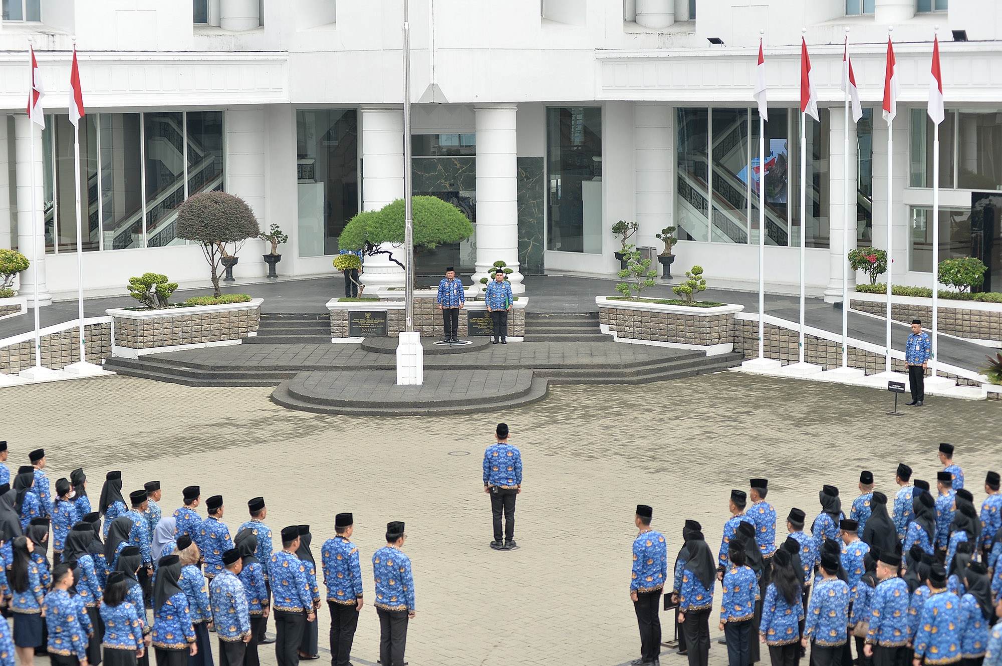 metrodeli/istimewa INSPEKTUR UPACARA: Pj. Sekretaris Daerah Provinsi Sumatera Utara (Sumut) Timur Tumanggor menjadi Inspektur Upacara pada Peringatan Hari Kesaktian Pancasila Tahun 2026 di Lapangan Upacara Kantor Gubernur Sumut Jalan Diponegoro Kota Medan, Kamis 1 Oktober 2026.