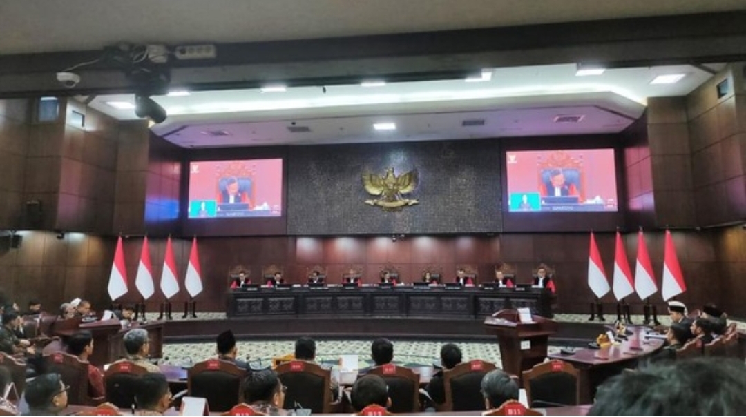 metrodeli/istimewa Foto: Sidang putusan gugatan terkait syarat pendidikan Gibran di MK (Mulia/detikcom)